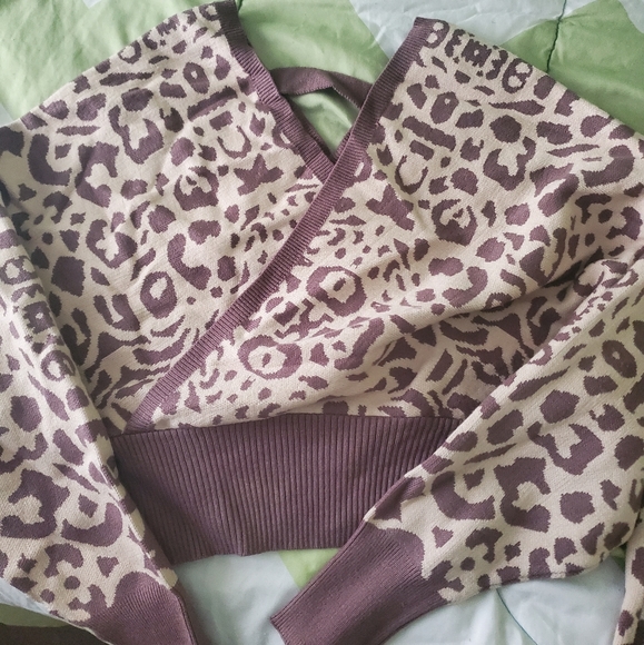 Matching sweater top and skirt - Picture 2 of 3